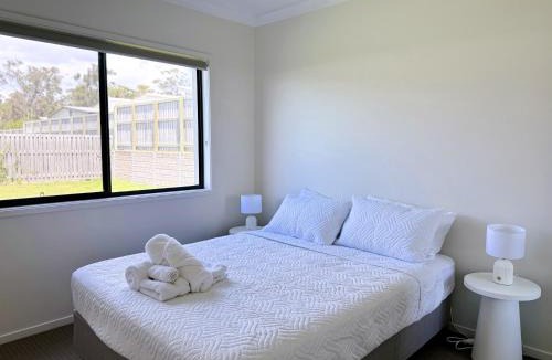 Coomera Villa | Theme Park Retreat Coomera 5 Beds Villa