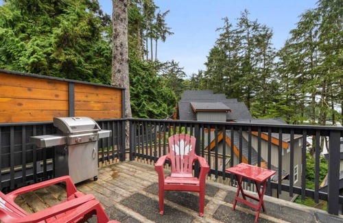 Ucluelet Apartment | Tidal Pool Spacious Ocean View Loft Suite in Ukee