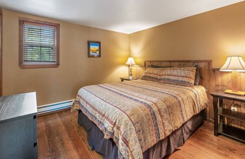 Ucluelet Apartment | Tidal Pool Spacious Ocean View Loft Suite in Ukee