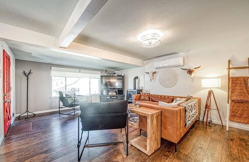 West Village Cabin | Tollhouse Cottage ~ Heart of Shaver