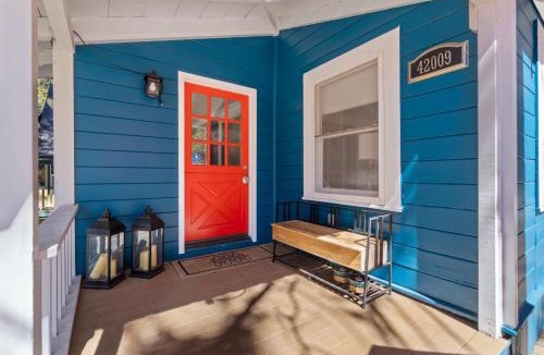 West Village House | Tollhouse Cottage Heart of Shaver