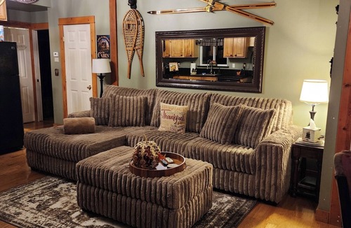 Bass Lake Cabin | TOP RATED BASS LAKE - YOSEMITE GETAWAY ONE BLOCK FROM LAKE.