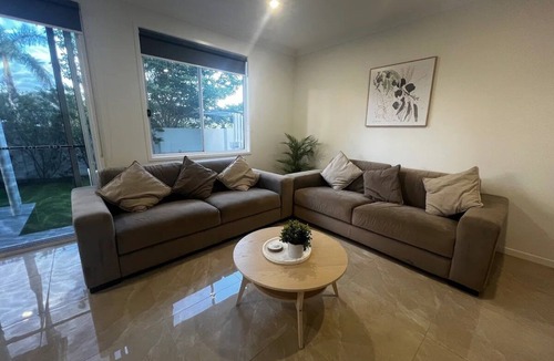 Gold Coast House | Townhouse in Hope Island