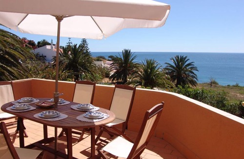 Porto de Mos Villa | Traditional 3 Bedroom Villa with Stunning Sea Views