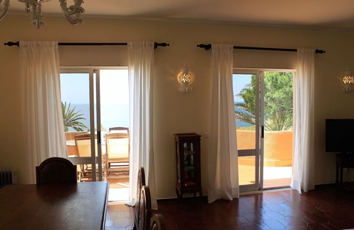 Porto de Mos Villa | Traditional 3 Bedroom Villa with Stunning Sea Views