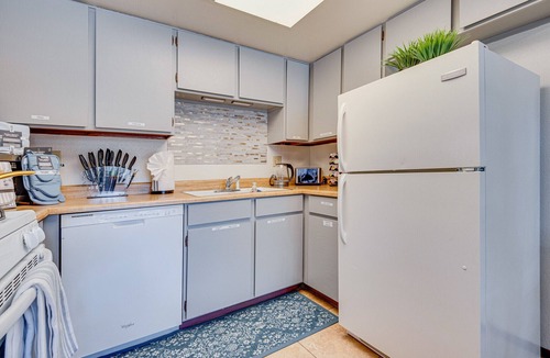Paradise Condo | 🌈Tranquil condo with cozy king beds🌈decaf/regular coffee✨work from🏡✨fast wifi✨