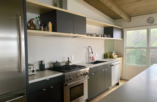 Point Richmond House | Tranquil Mid Century SF Gem. Beautiful Bay Views. Centrally Located. Walkable