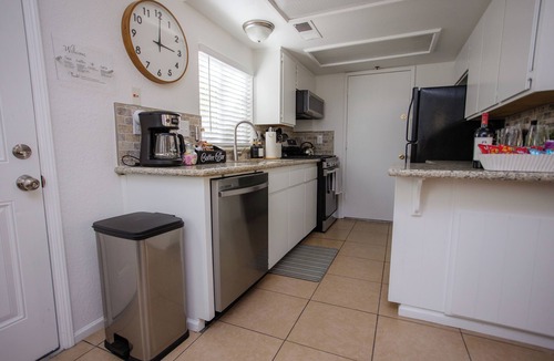 Three Rivers House | Tranquil Retreat 4 Miles to Park Entrance Walk to Dining BBQ Balcony