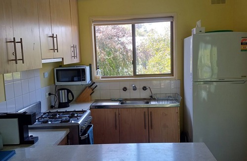 Venus Bay Cottage | Tranquil surrounds, close to beach and boat ramp.