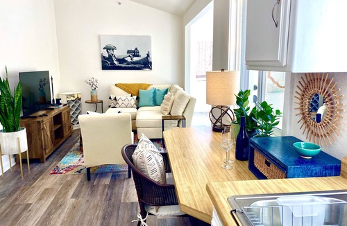 Solvang House | Trendy Farmstead! 5 minutes to downtown Solvang!