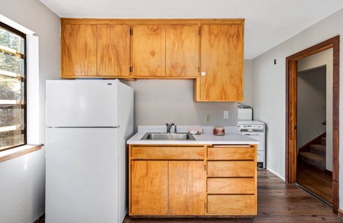 Bear Valley House | Tri-Level Dog Friendly Mountain Home - VH 142 by Bear Valley Vacation Rentals