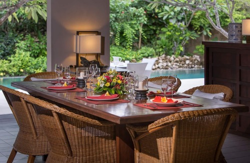 Petitenget Villa | Tropical Ambience 3BR Villa - 8Min Walk To Eat Street! , W/Swimming Pool!