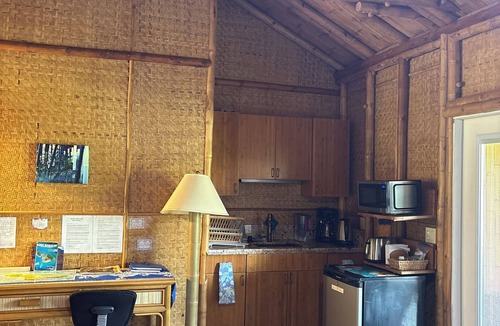 Haiku Bed & Breakfast | Tropical bamboo refuge in upcountry Maui! Bamboo Heaven Maui LLC BBPH 2012/0003