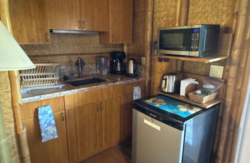 Haiku Bed & Breakfast | Tropical bamboo refuge in upcountry Maui! Bamboo Heaven Maui LLC BBPH 2012/0003