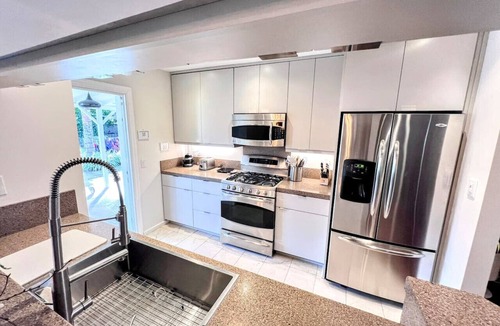 Tahquitz River Estates House | Tropicale Luxury: Pool/Spa, Casita + Madmen vibes!