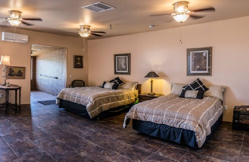 Indio Hills Bed & Breakfast | Turtle Back Mesa Bed & Breakfast