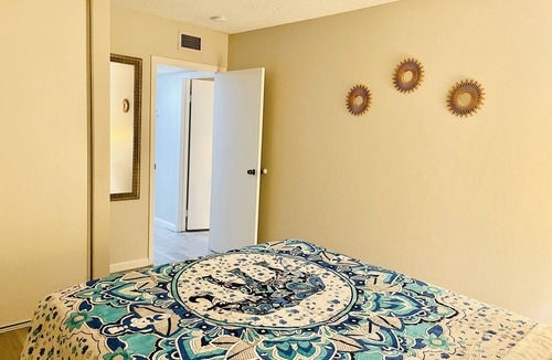 Paradise House | Two bedroom right off the strip