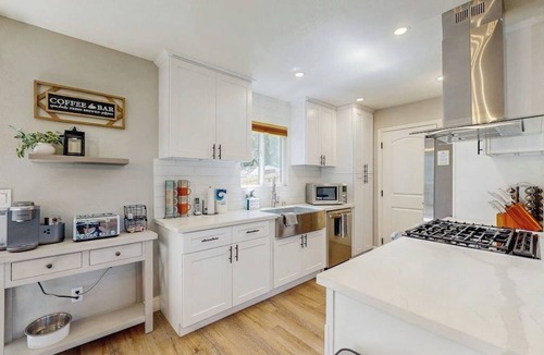 Lodge Hill House | Two-story home w/enclosed yard, patio, gas fireplace, washer/dryer, & fast WiFi