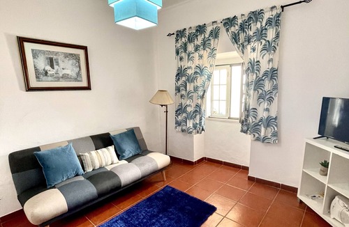 Portel House | Typical Alentejo house in the historic town of Portel