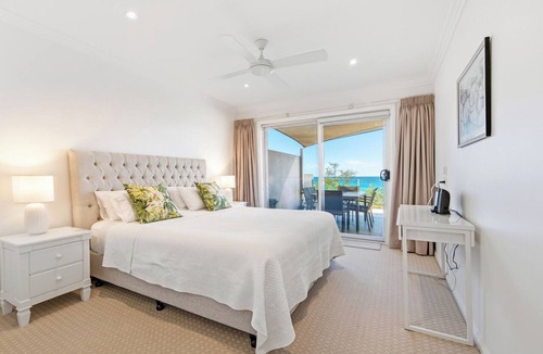 Denhams Beach Apartment | Unbeatable ocean views from beautiful private apartment on Denhams Beach.