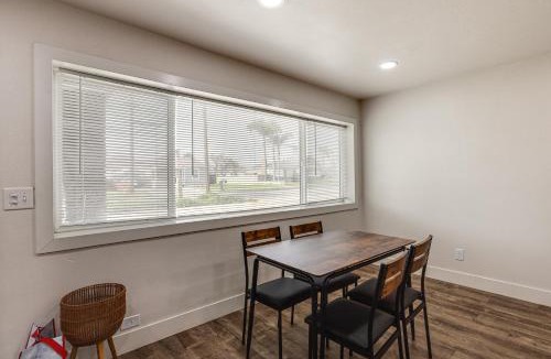 Tulare House | Under 1 Mi to Med Center! Stylish Home in Tulare