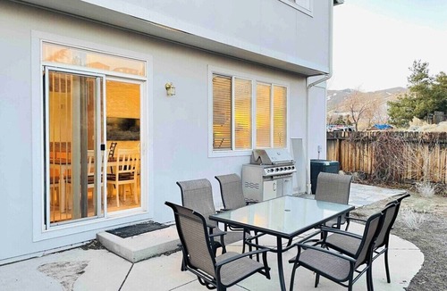 Northwest Reno House | Unique 8 beds 5TVs Pet Friendly House Sleeps 15