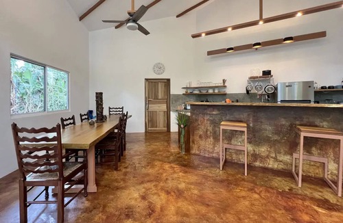 Puerto Viejo de Talamanca House | Unique Tropical design de Luxe - Playa Negra getaway