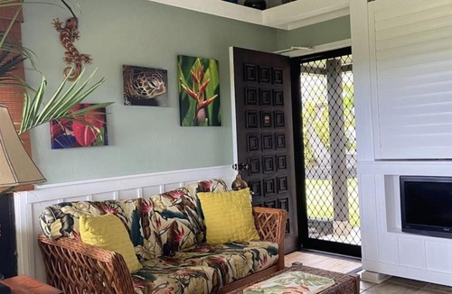 Punaluu House | Unit 18 Relaxing Oceanview Studio