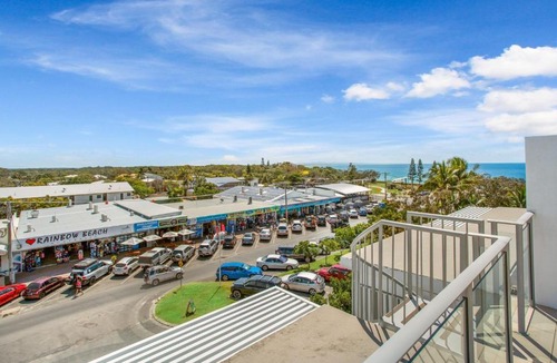 Rainbow Beach House | Unit 203 Plantation - Rainbow Beach, Plantation Resort Top Floor, Aircon, Free Wi-Fi