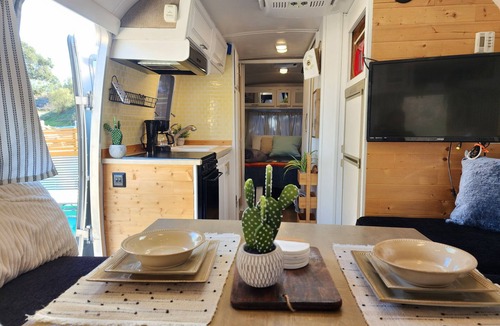 Castaic House | Unplug and Relax under the stars in a unique Private Airstream on 4 acres-ranch