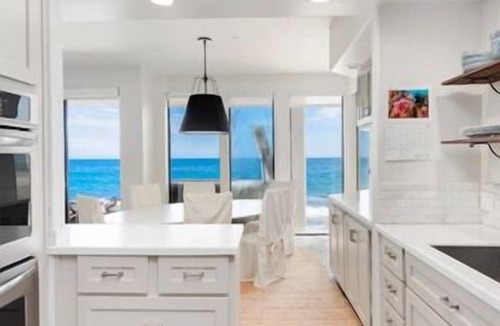 Central Malibu House | "Unrivaled Luxury at Premier Beachfront Getaway: Private Beach Access"