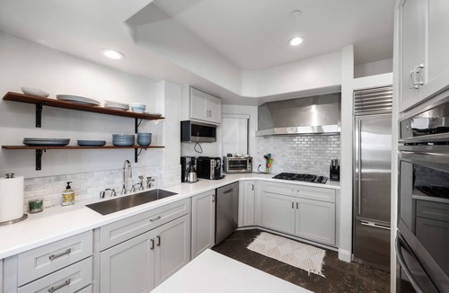 Central Malibu House | "Unrivaled Luxury at Premier Beachfront Getaway: Private Beach Access"
