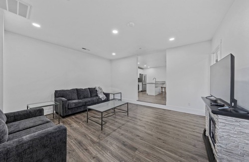Topaz Lake Apartment | Unwind in this stylish, newly renovated 1-bedroom suite near Topaz Lake.