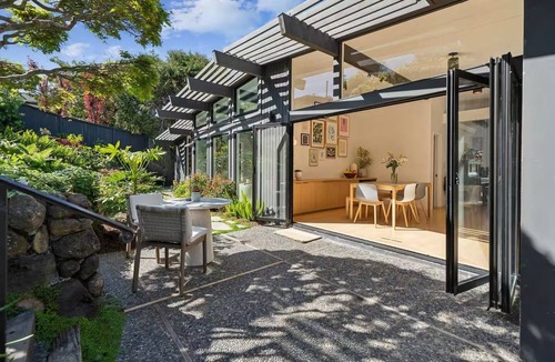 Belvedere Tiburon House | Updated Mid-Century Gem in Belvedere w/Pool