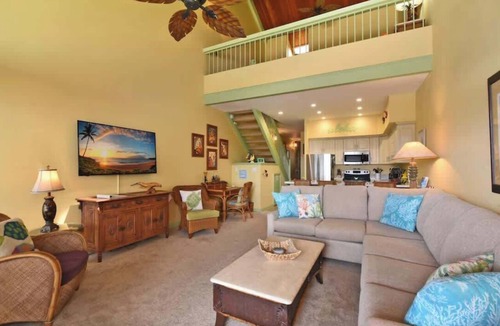 Honokowai Condo | Updated Top floor 2 bedroom condo, Oceanfront, private beach, walkable area