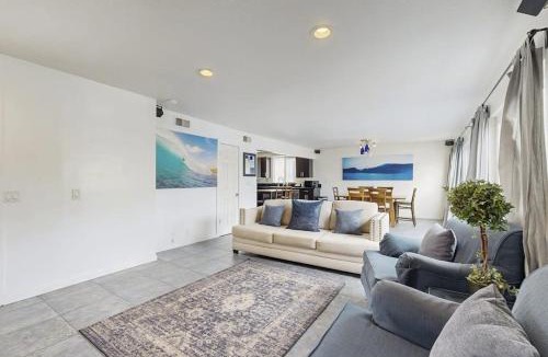 West Newport House | Upper Level Beach Retreat