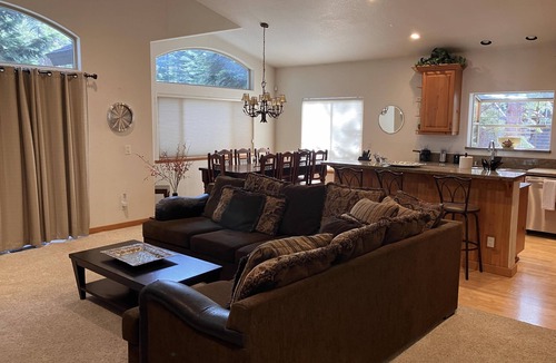 Tahoe Island Ski Chalet | Upscale Mountain home on the bike path with hot tub