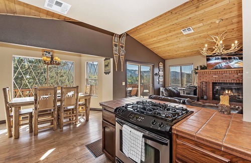 Upper Moonridge Cabin | Upscale with Private Hot Tub! Deck with View! Game Room! Close to Skiing!