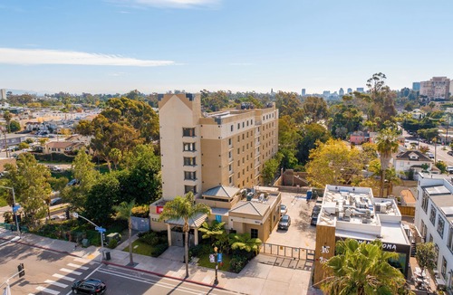 Hillcrest Apartment | Uptown Inn by Vantaggio - Limited Service Apart-Hotel