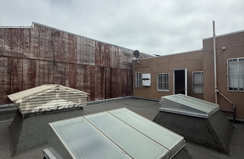 South of Market Apartment | Urban 2-bedroom apartment in San Francisco with Patio & Parking