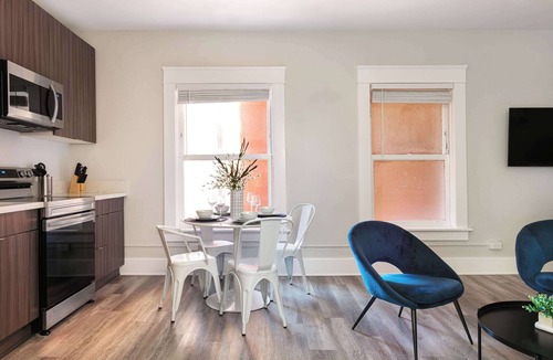 Gaslamp Quarter Bed & Breakfast | Urban Gaslamp Living w/100 Walk Score | Sleeps 5!
