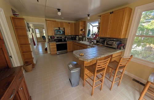 South Berkeley House | Urban Oasis spacious 2 bedroom plus separate studio