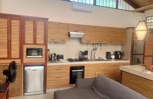 Chiguata Villa | Uva Blue Villas - Pool House - AC, 3 Ensuite bedrooms, 8 guests, Koi Fish Pond