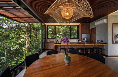 Ballena Villa | Uvita Luxury, New, 5 BDRS, close 2 beach!