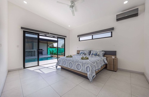 Ballena House | Uvita-New luxury-sleeps 6-private pool-huge patio-Great location near grocery and restaurants