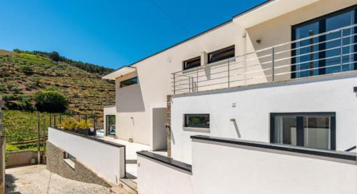 Sao Joao da Pesqueira Villa | Valadouro Amazing Villa in Douro Valley - Pool