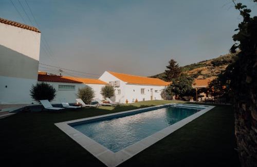 Sao Joao da Pesqueira Villa | Valadouro Dona Adelaïde With a Pool