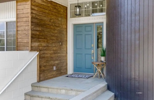 Kernville House | Valhalla House, Luxury Home, 1mi to Downtown, 4 BR, Game Room, Hot Tub, firepit