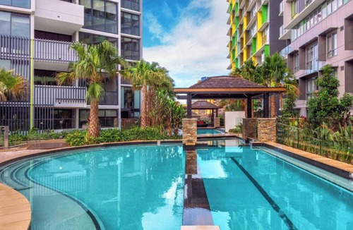 Fortitude Valley Apartment | Valley Luxe - High Level Scenic Apartment w/carpark
