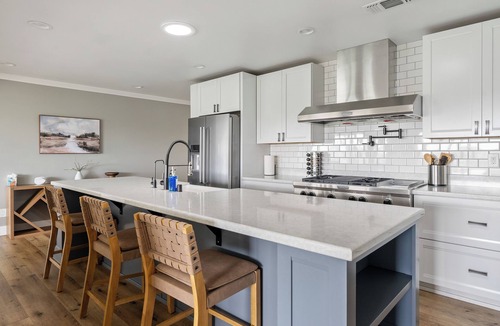 Atascadero House | Valley View | Hot Tub, Game Room, Fire pit, EV